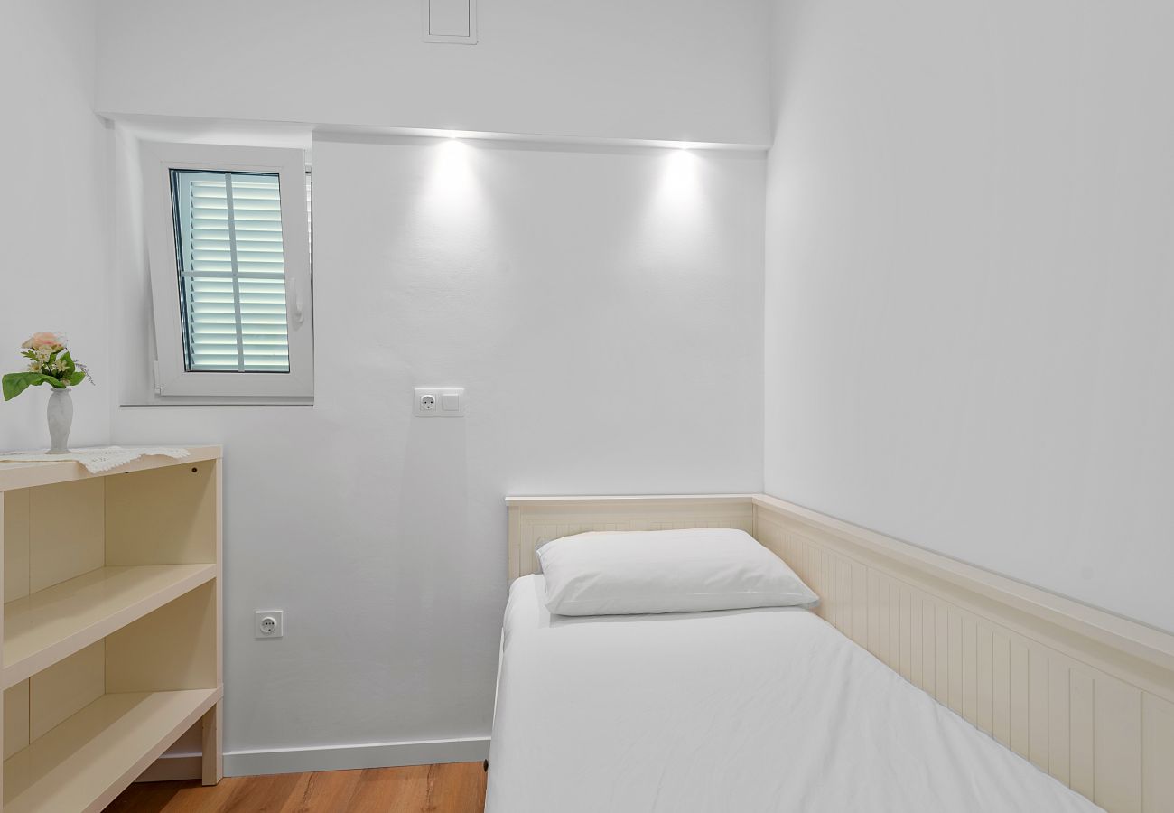Ferienwohnung in Sveti Filip i Jakov - Superior apartment Tania 4