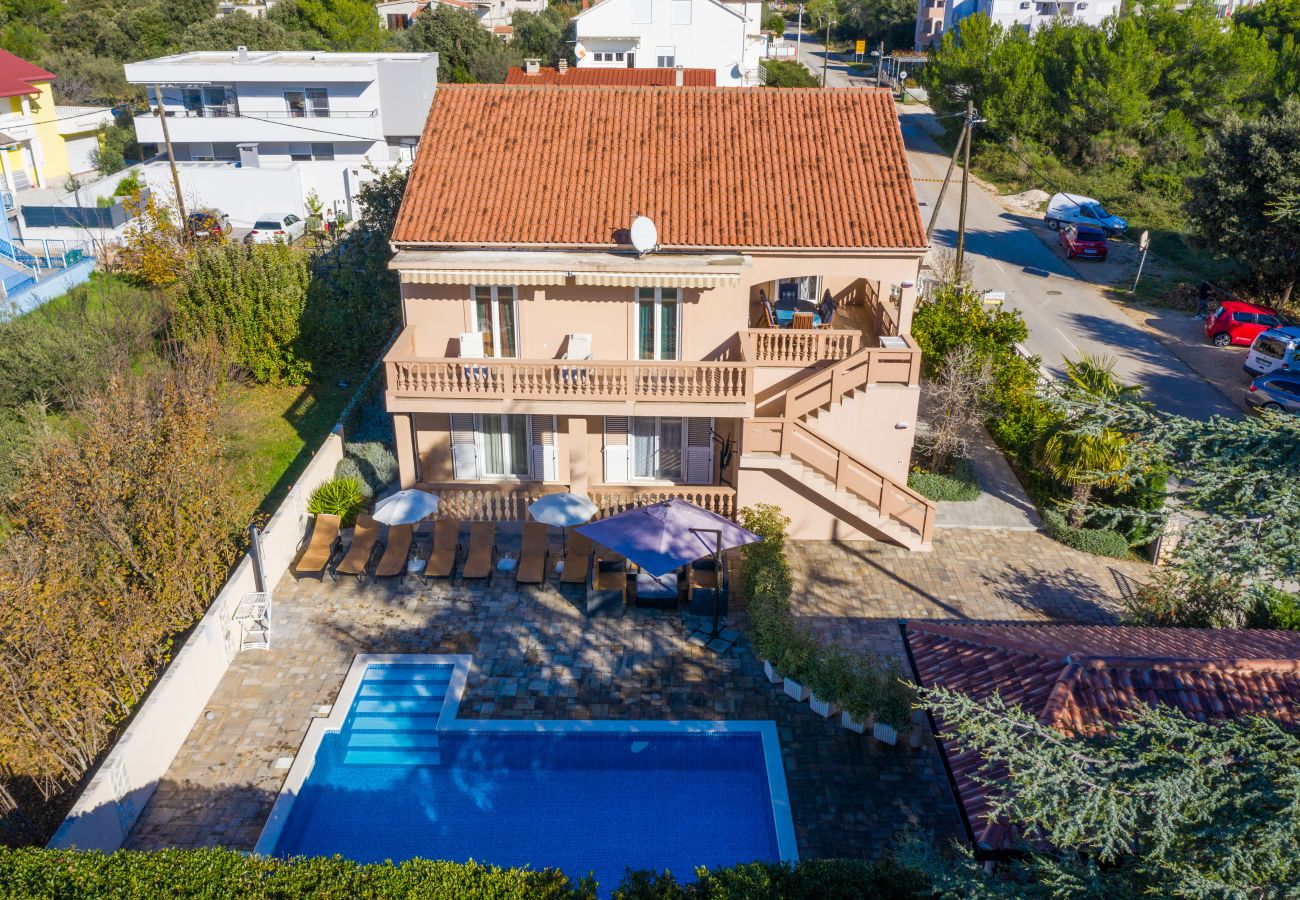 Ferienhaus in Bibinje - Ferienhaus Lolita mit Pool