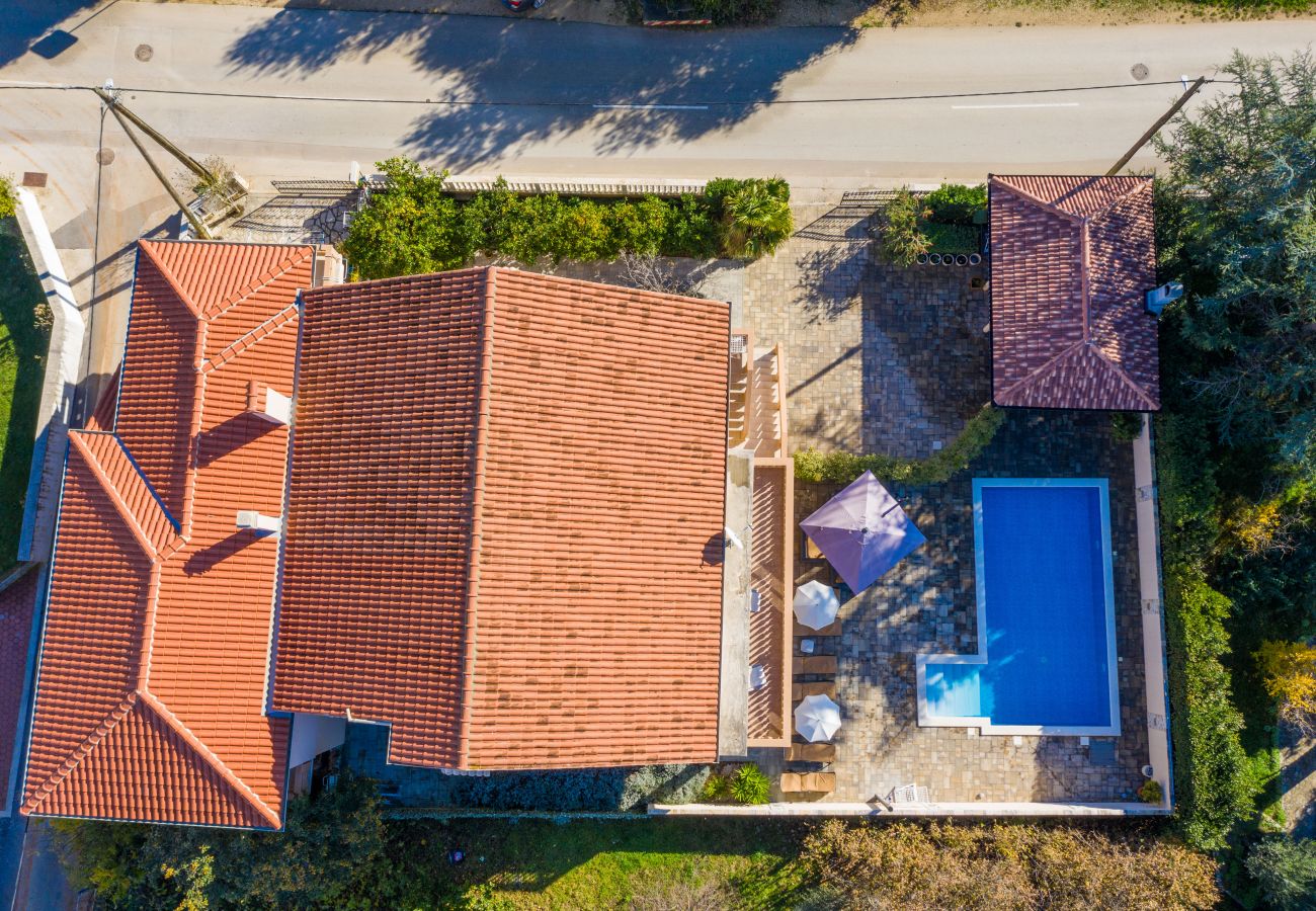 Ferienhaus in Bibinje - Ferienhaus Lolita mit Pool