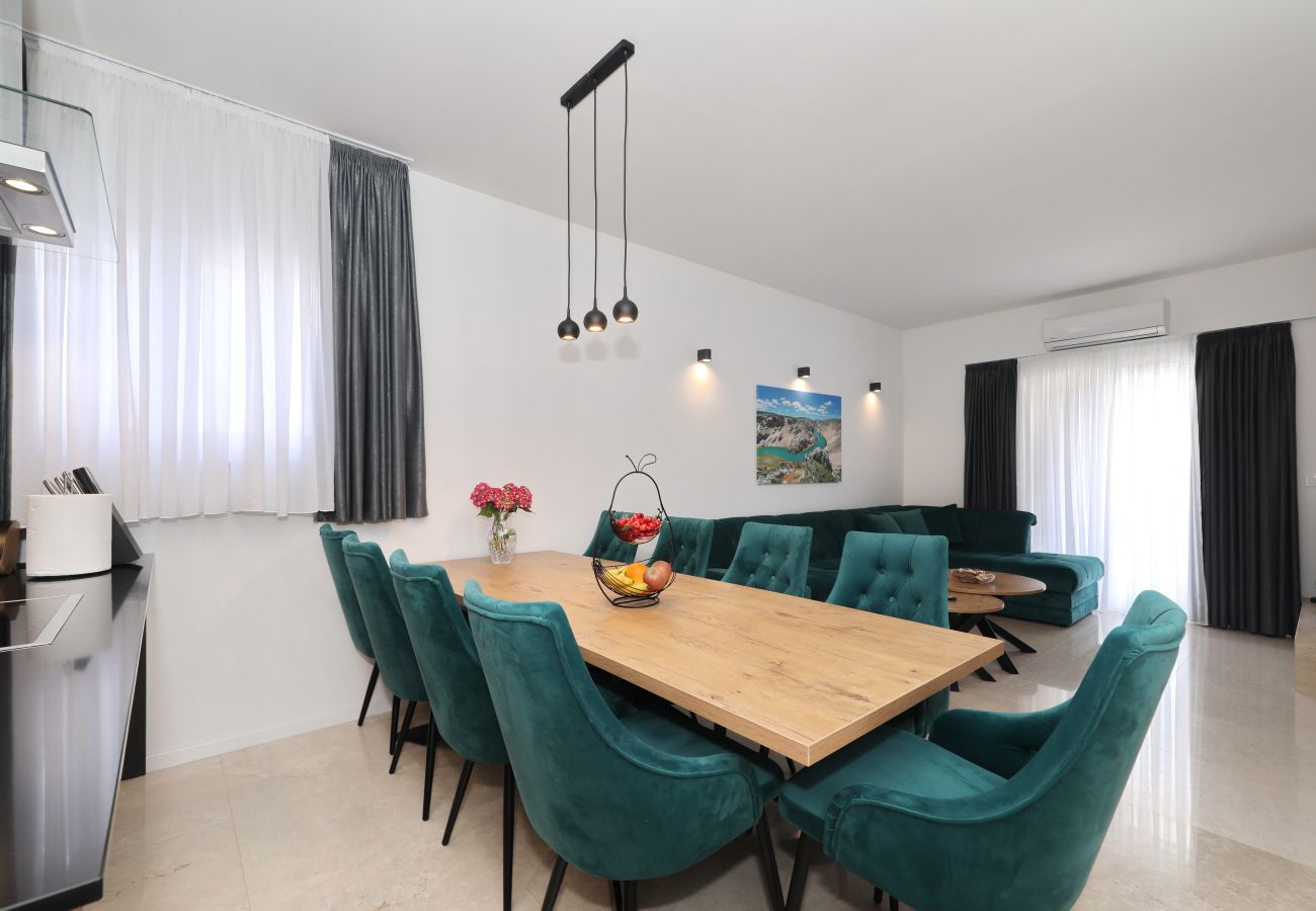 Villa in Kruševo - Villa Vallis mit Pool