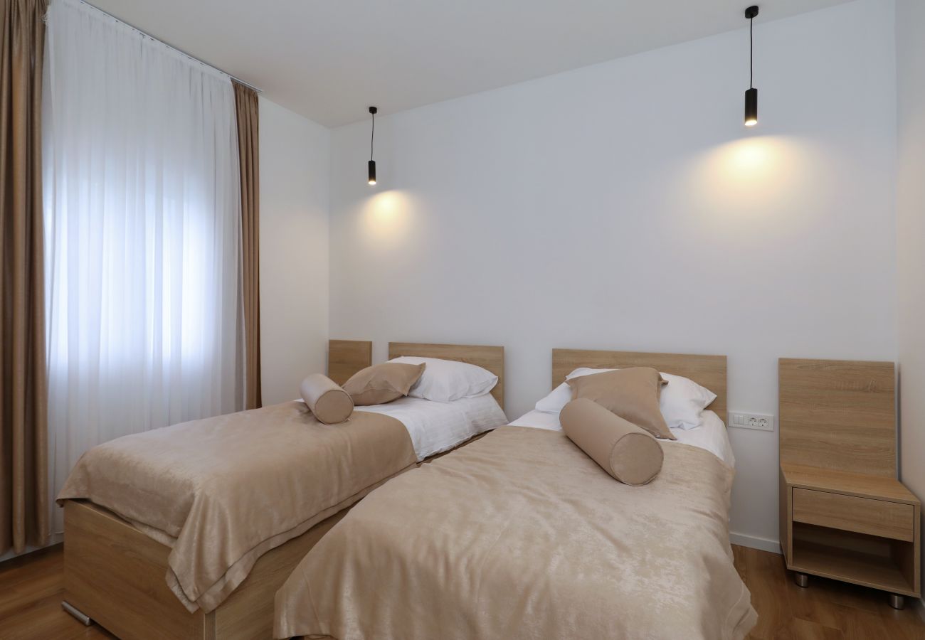 Villa in Kruševo - Villa Vallis mit Pool