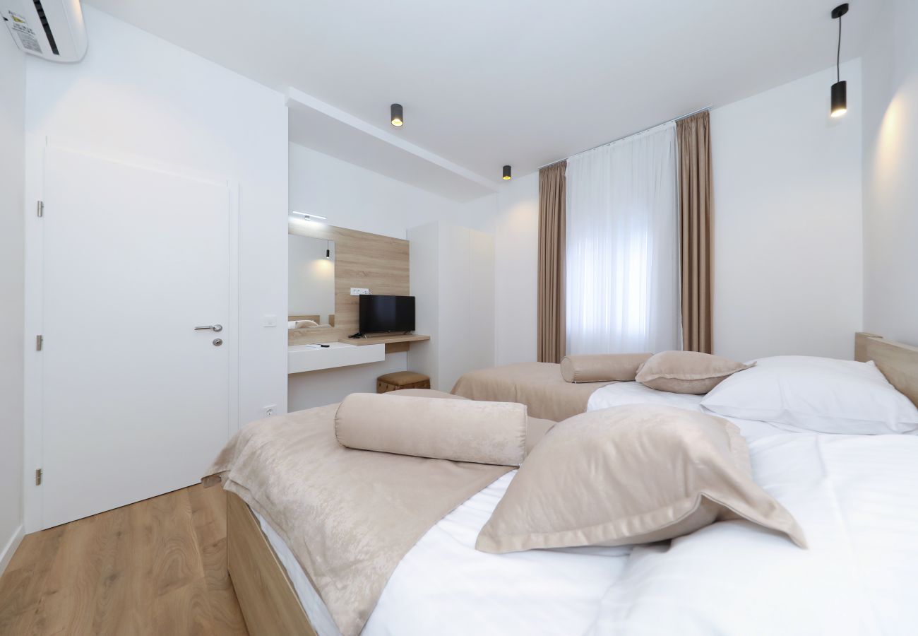 Villa in Kruševo - Villa Vallis mit Pool