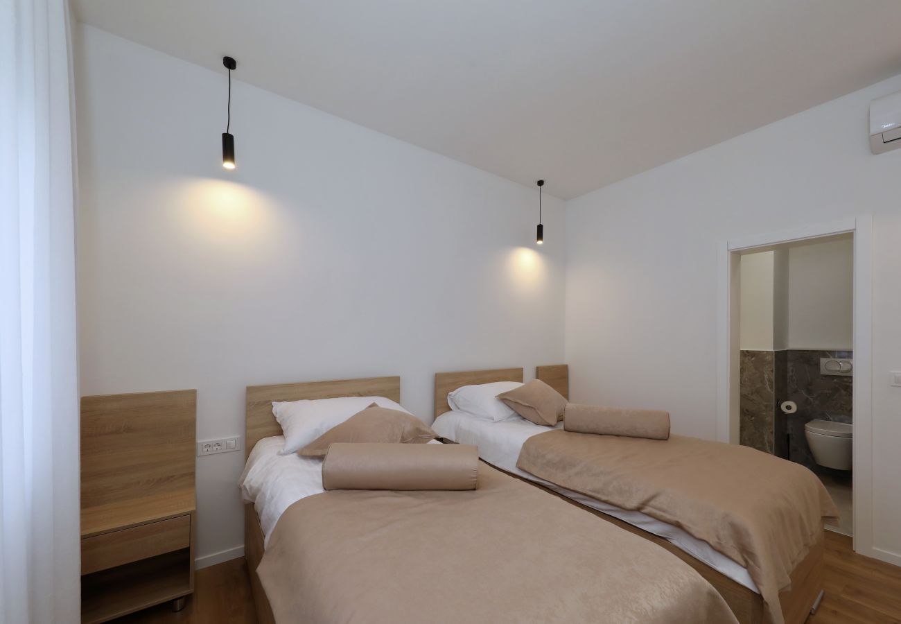 Villa in Kruševo - Villa Vallis mit Pool