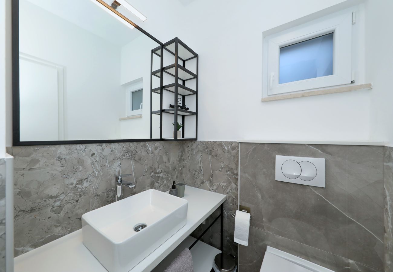 Villa in Kruševo - Villa Vallis mit Pool