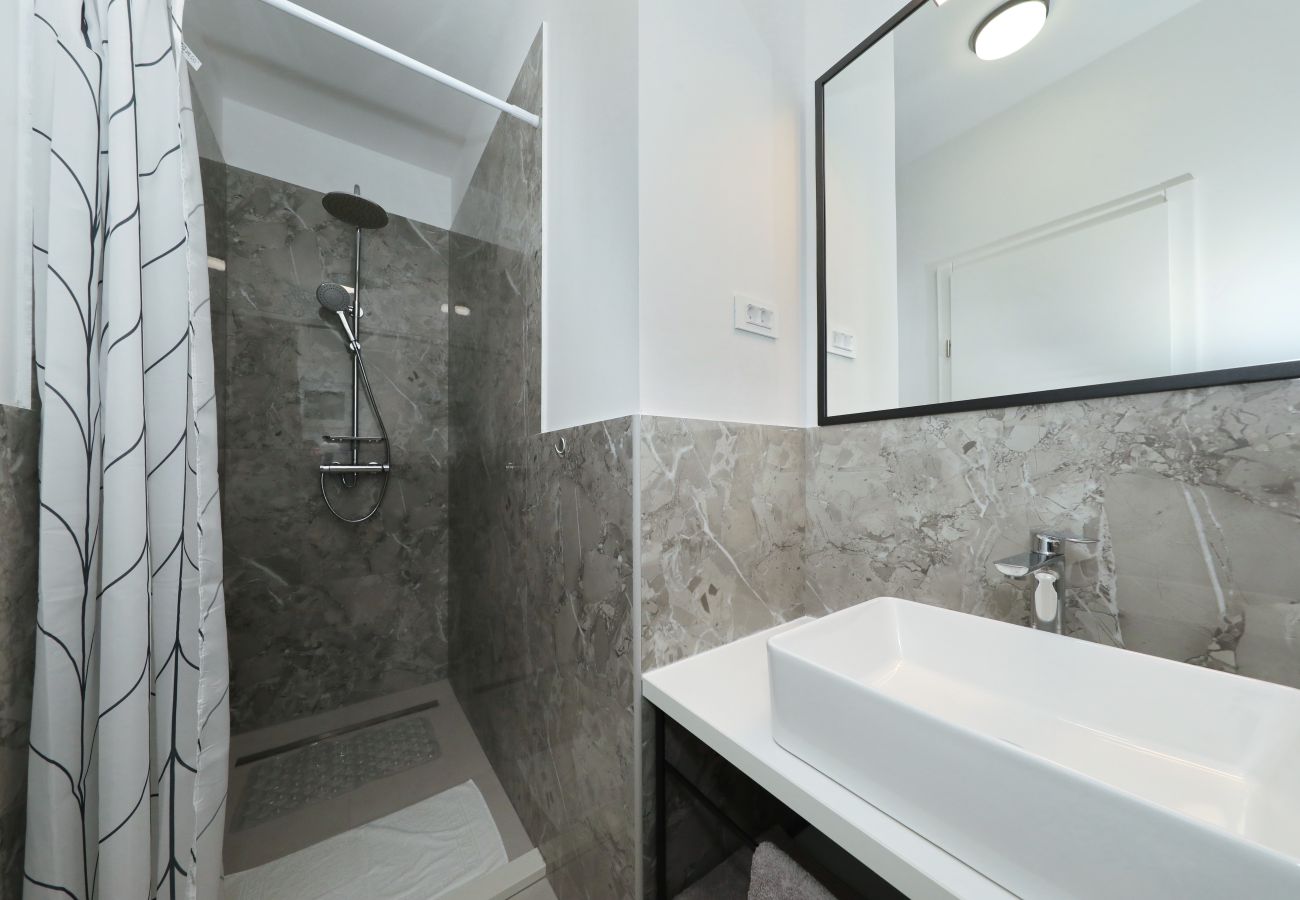 Villa in Kruševo - Villa Vallis mit Pool