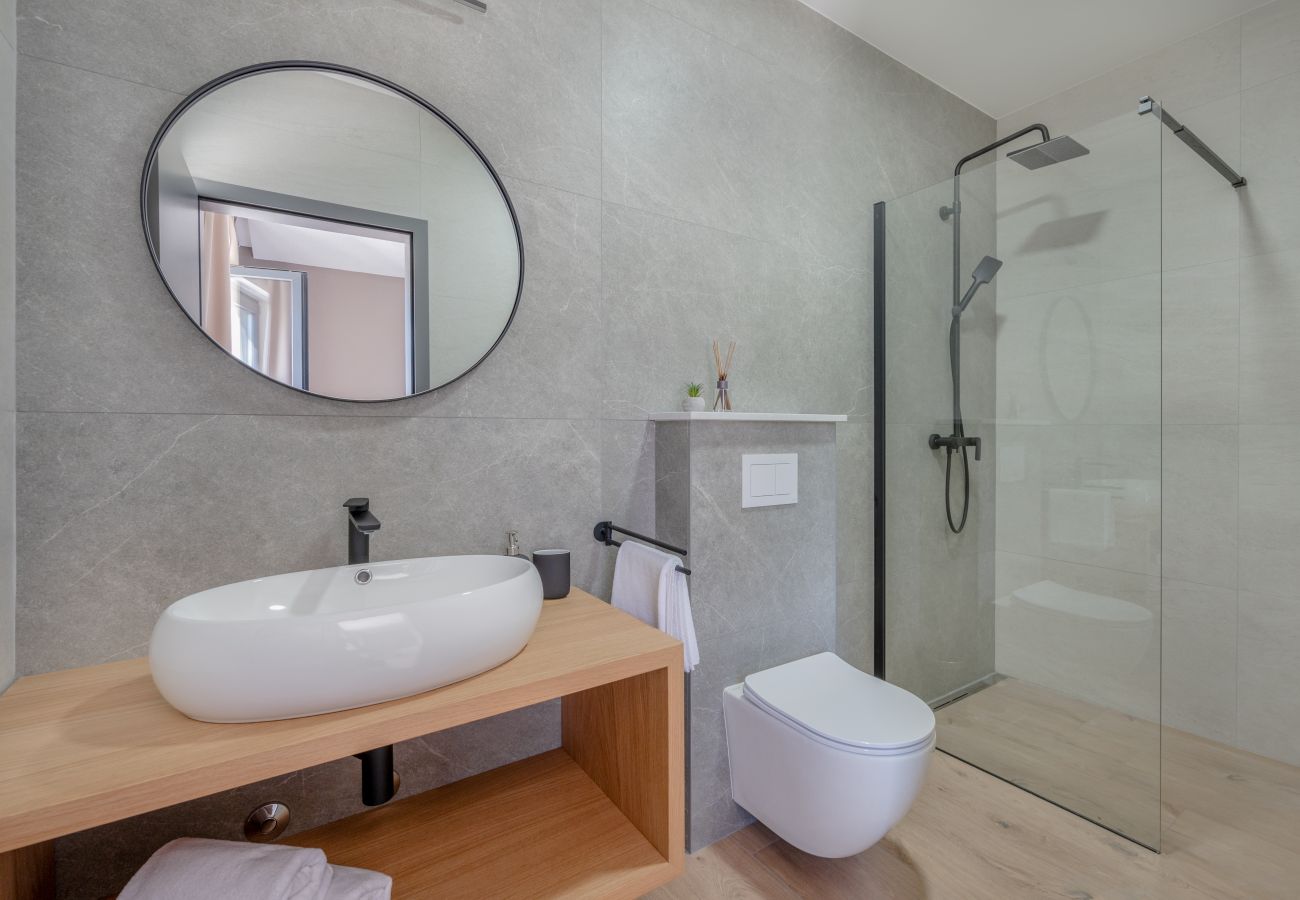 Villa in Marceljani - Villa Kalea mit Pool