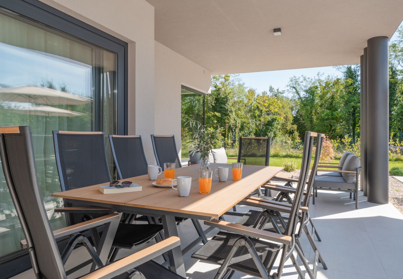 Villa in Marceljani - Villa Kalea mit Pool