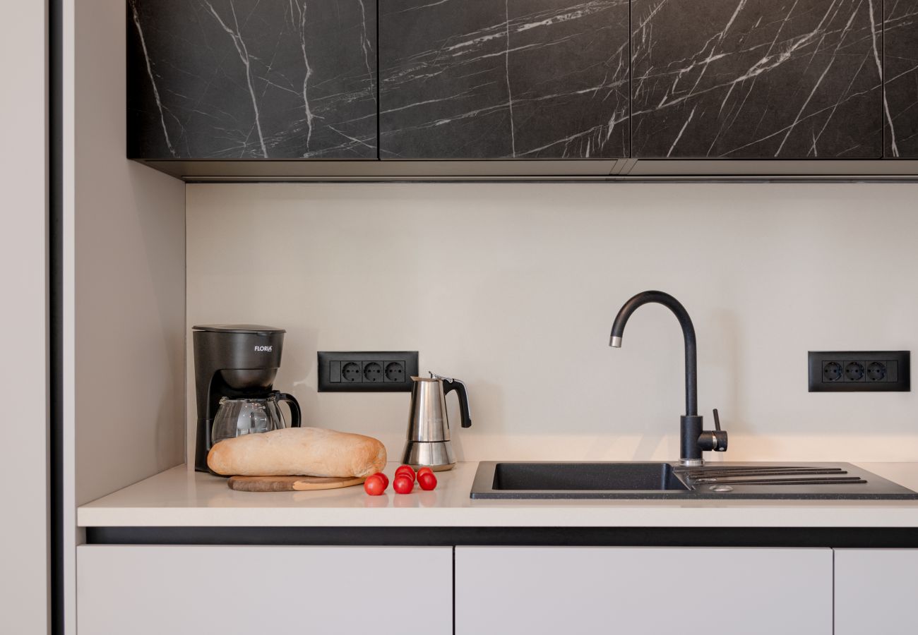 Villa in Marceljani - Villa Kalea mit Pool