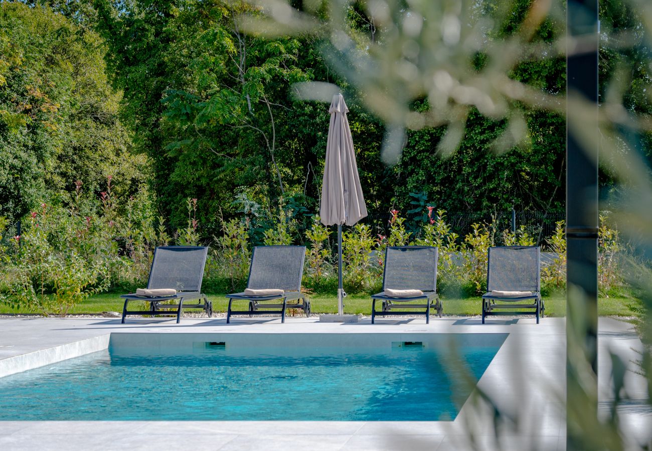 Villa in Marceljani - Villa Kalea mit Pool