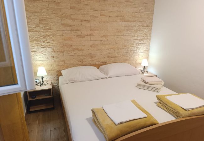 Ferienwohnung in Metajna - Ferienwohnung Valla 1 direkt am Meer