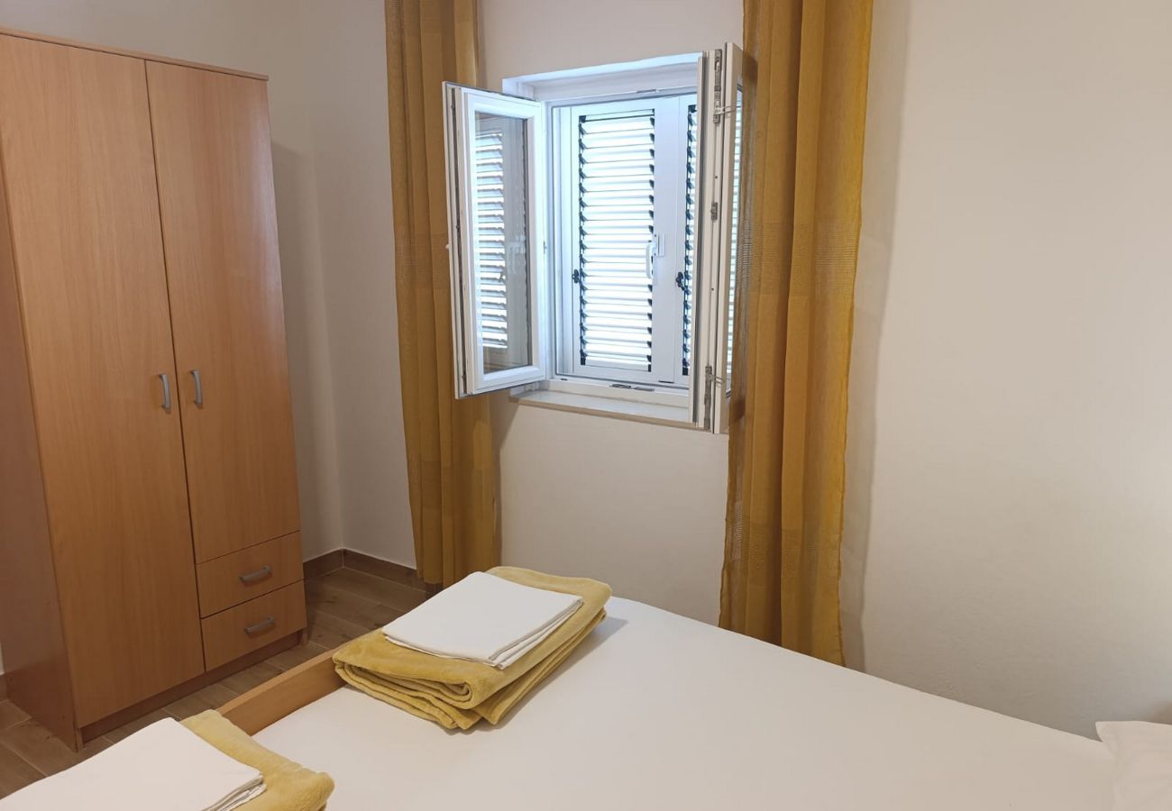 Ferienwohnung in Metajna - Ferienwohnung Valla 1 direkt am Meer