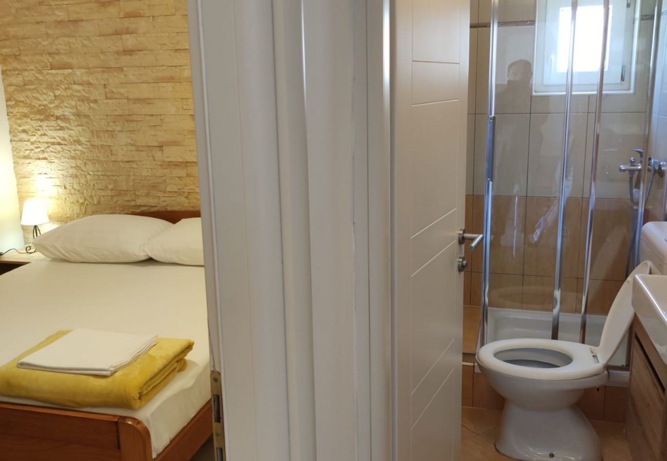 Ferienwohnung in Metajna - Ferienwohnung direkt am Meer Valla 2