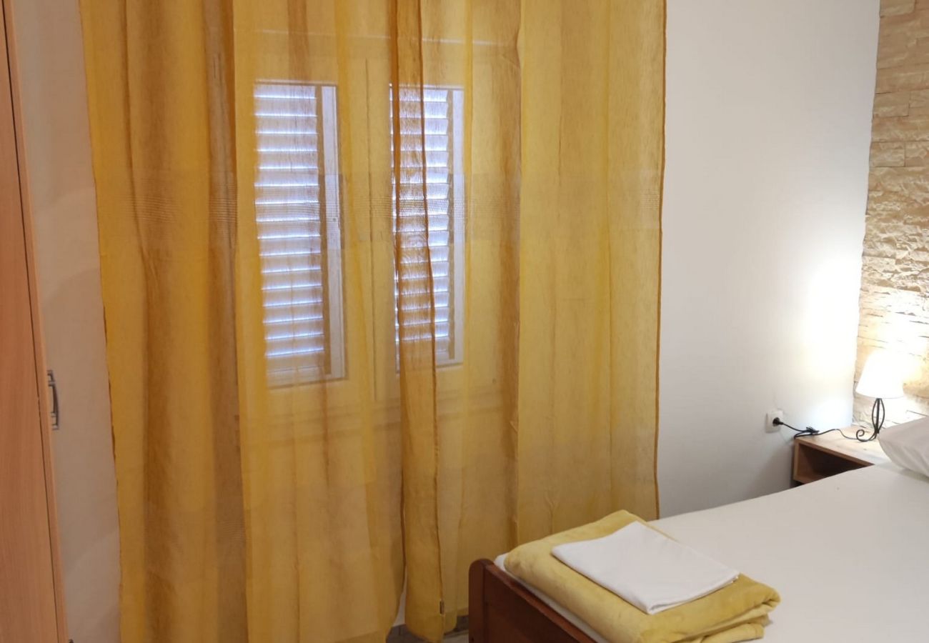 Ferienwohnung in Metajna - Ferienwohnung direkt am Meer Valla 2