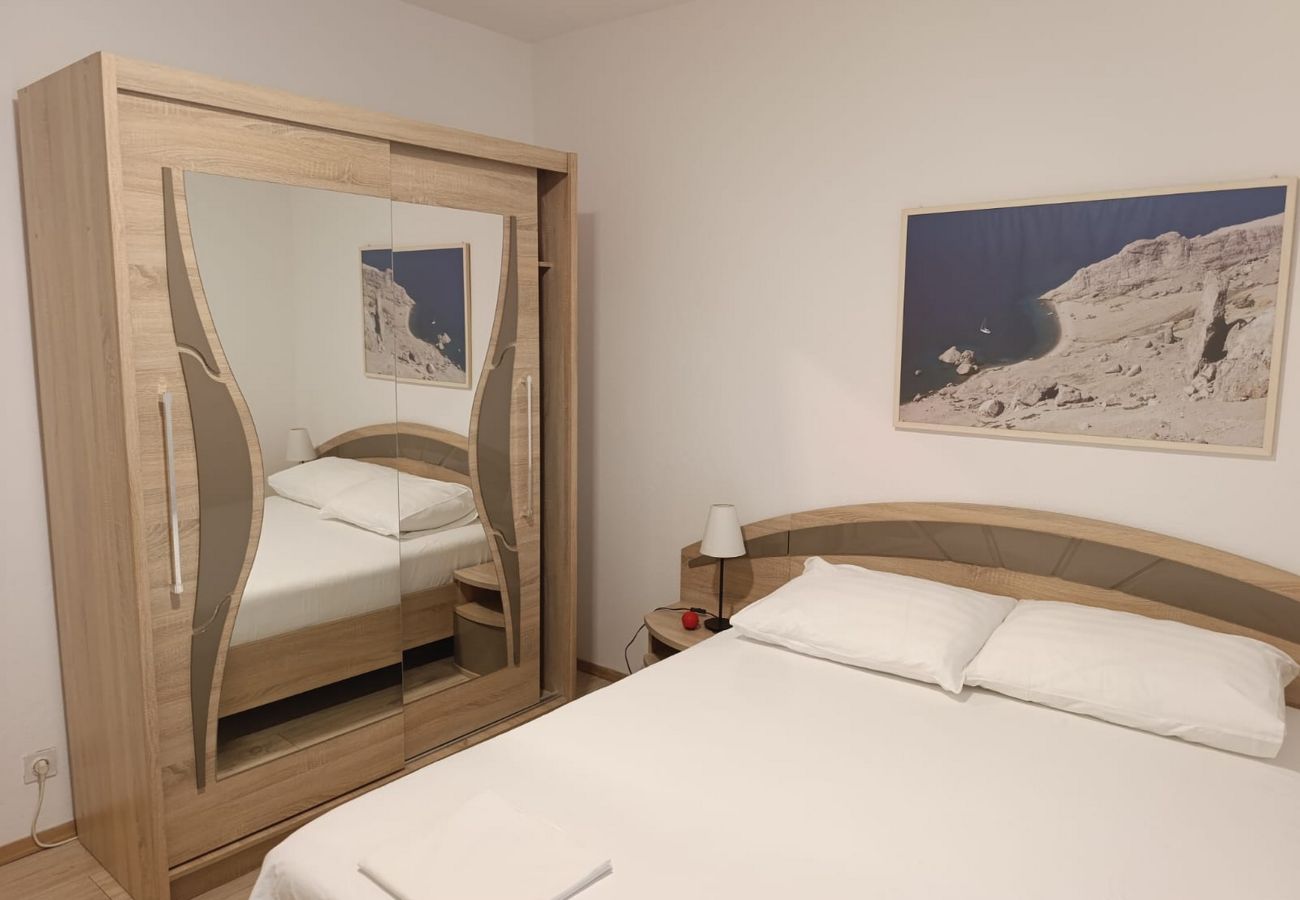 Ferienwohnung in Metajna - Ferienwohnung direkt am Meer Valla 4