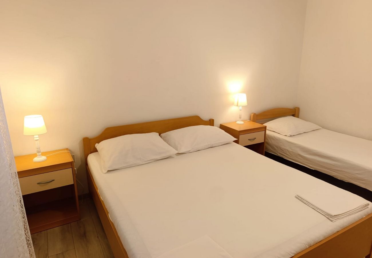 Ferienwohnung in Metajna - Ferienwohnung direkt am Meer Valla 5