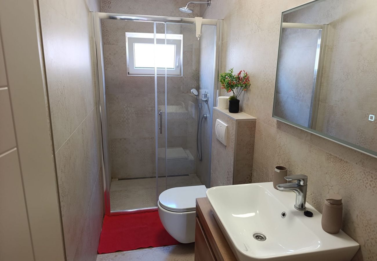 Ferienwohnung in Metajna - Ferienwohnung direkt am Meer Valla 5