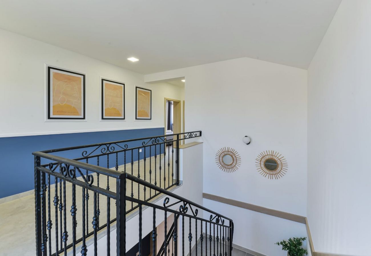 Villa in Privlaka - Villa Rea 3 mit beheiztem Pool