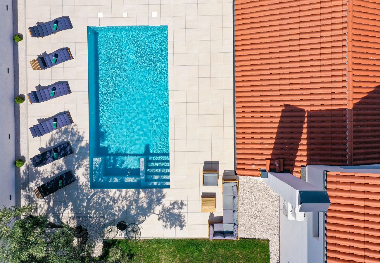 Villa in Sukošan - Villa Elaia mit beheiztem Pool