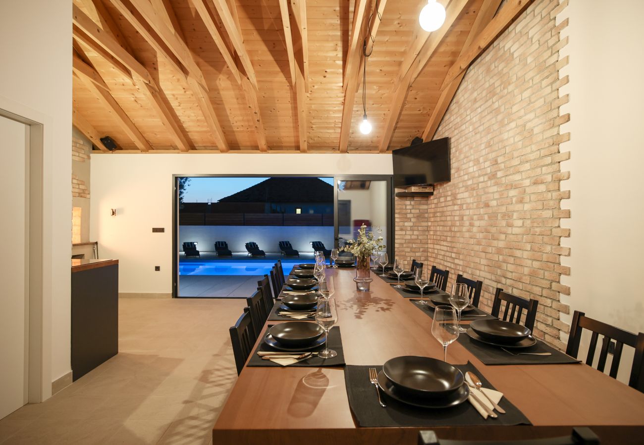Villa in Sukošan - Villa Elaia mit beheiztem Pool