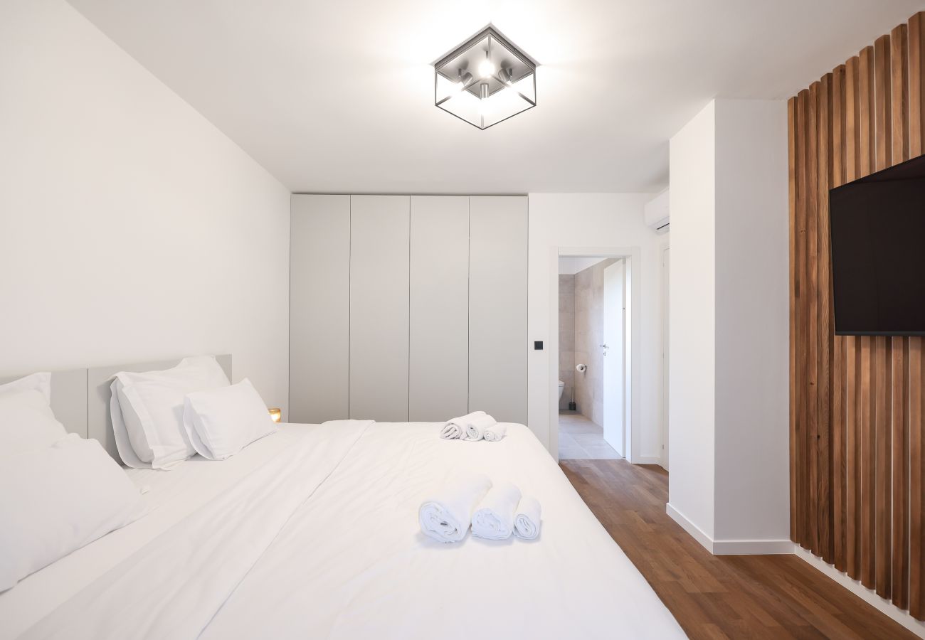 Villa in Sukošan - Villa Elaia mit beheiztem Pool