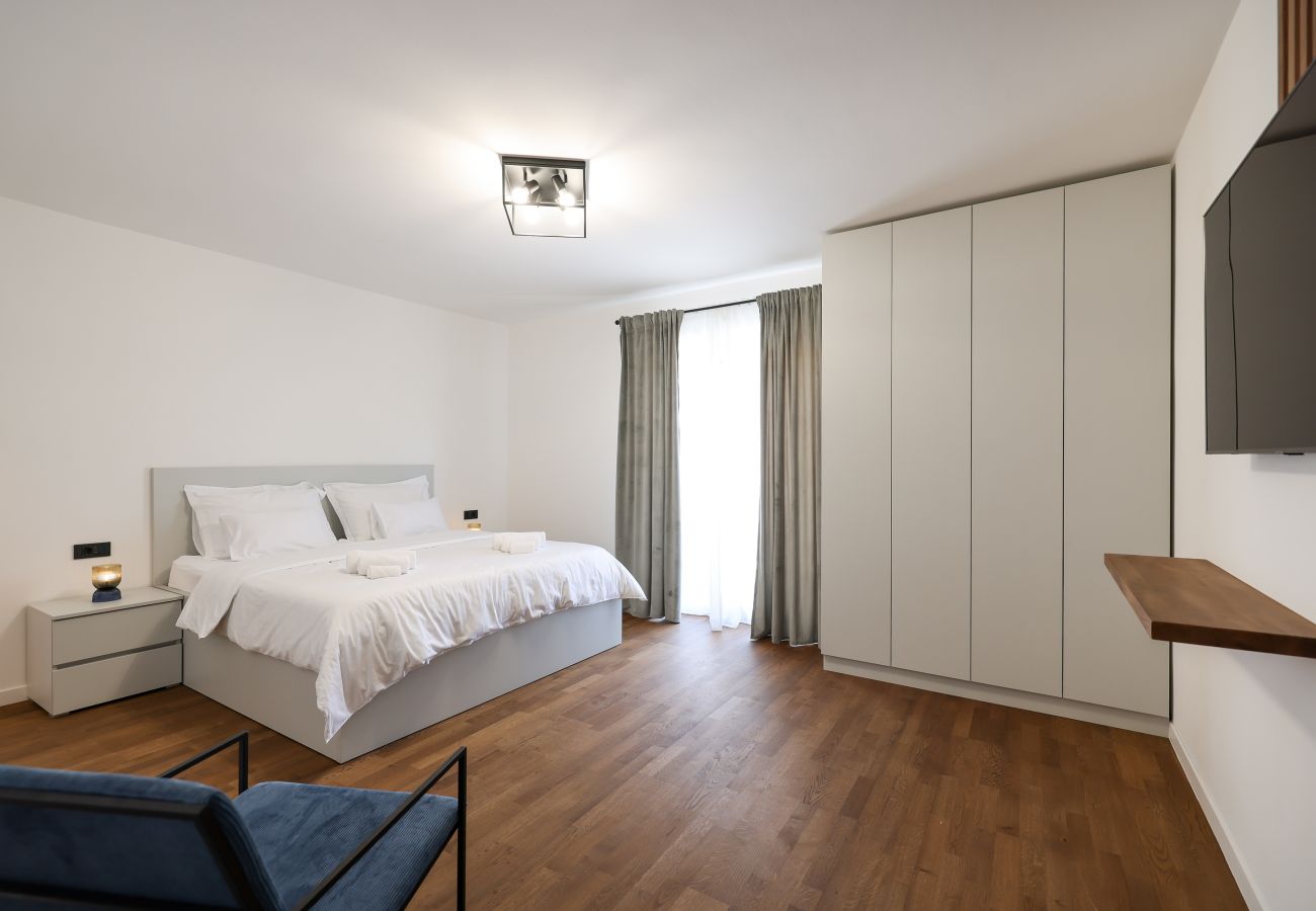 Villa in Sukošan - Villa Elaia mit beheiztem Pool