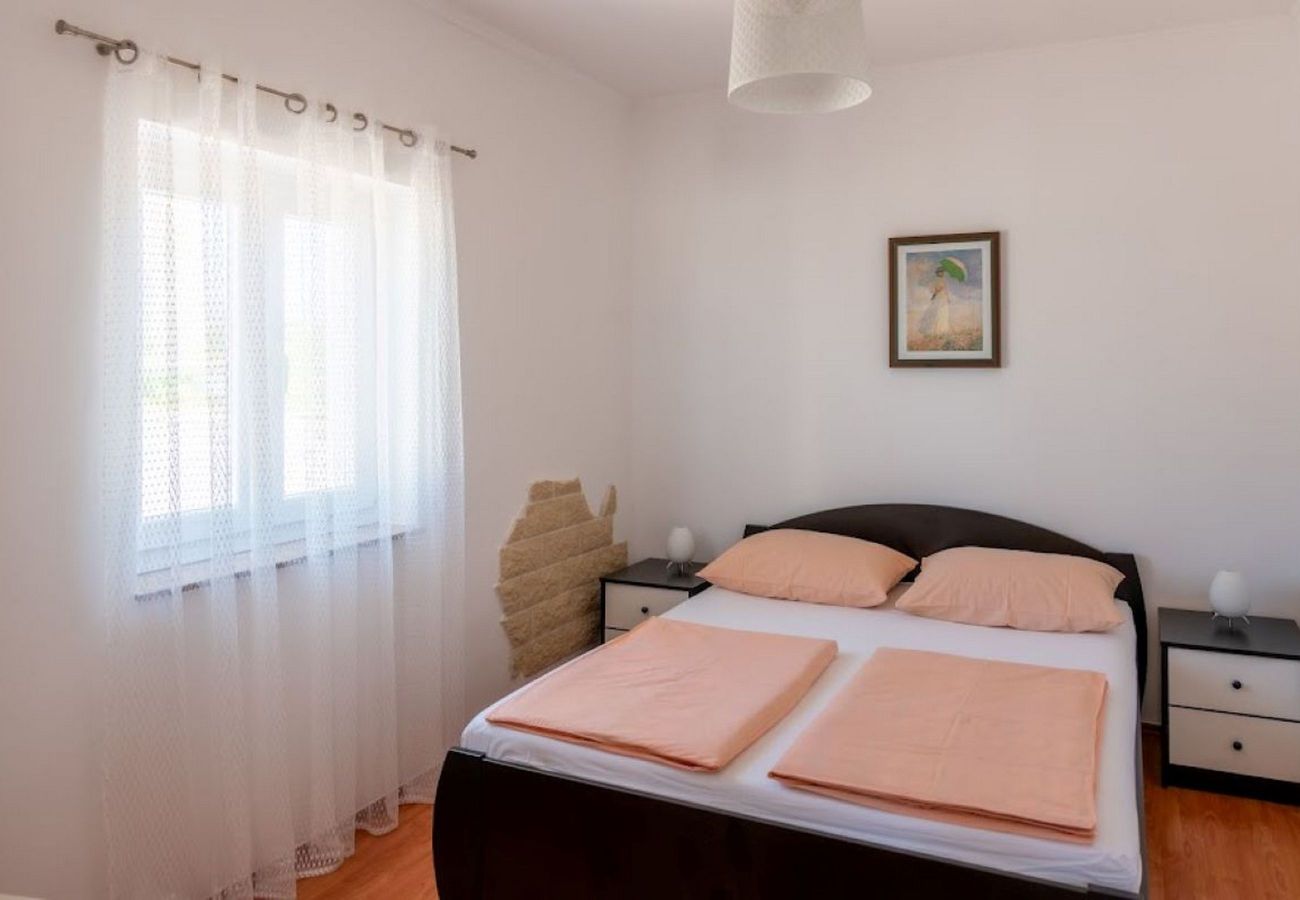 Ferienwohnung in Povljana - Apartment Luce 1