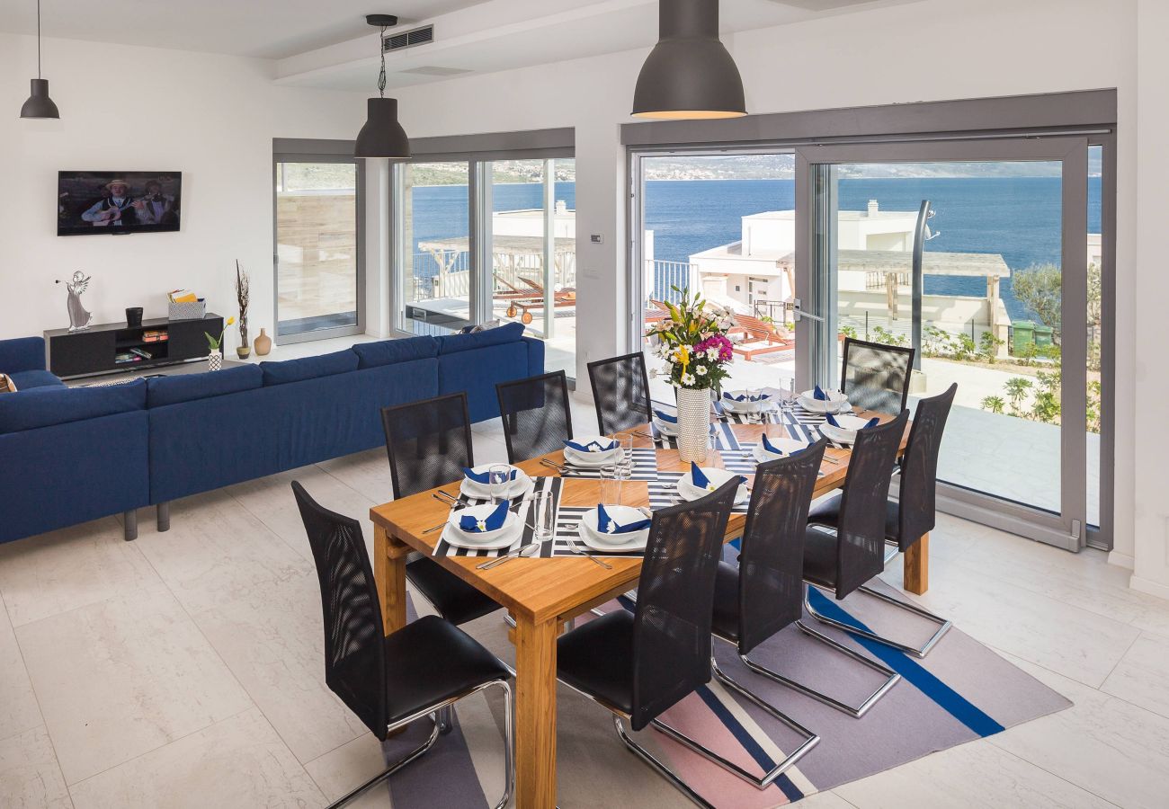 Villa in Posedarje - Villa Costabella mit beheiztem Pool