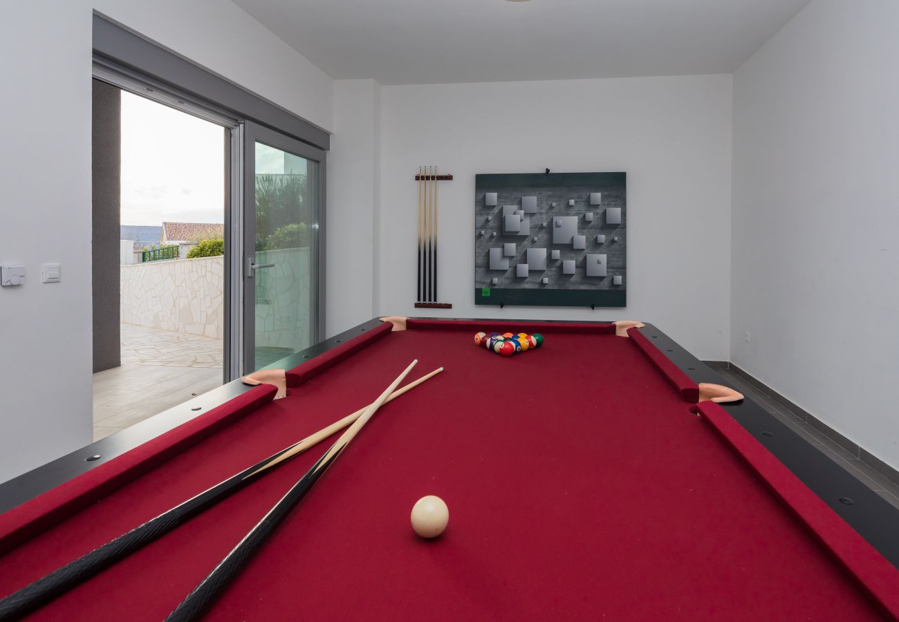 Villa in Posedarje - Villa Costabella mit beheiztem Pool