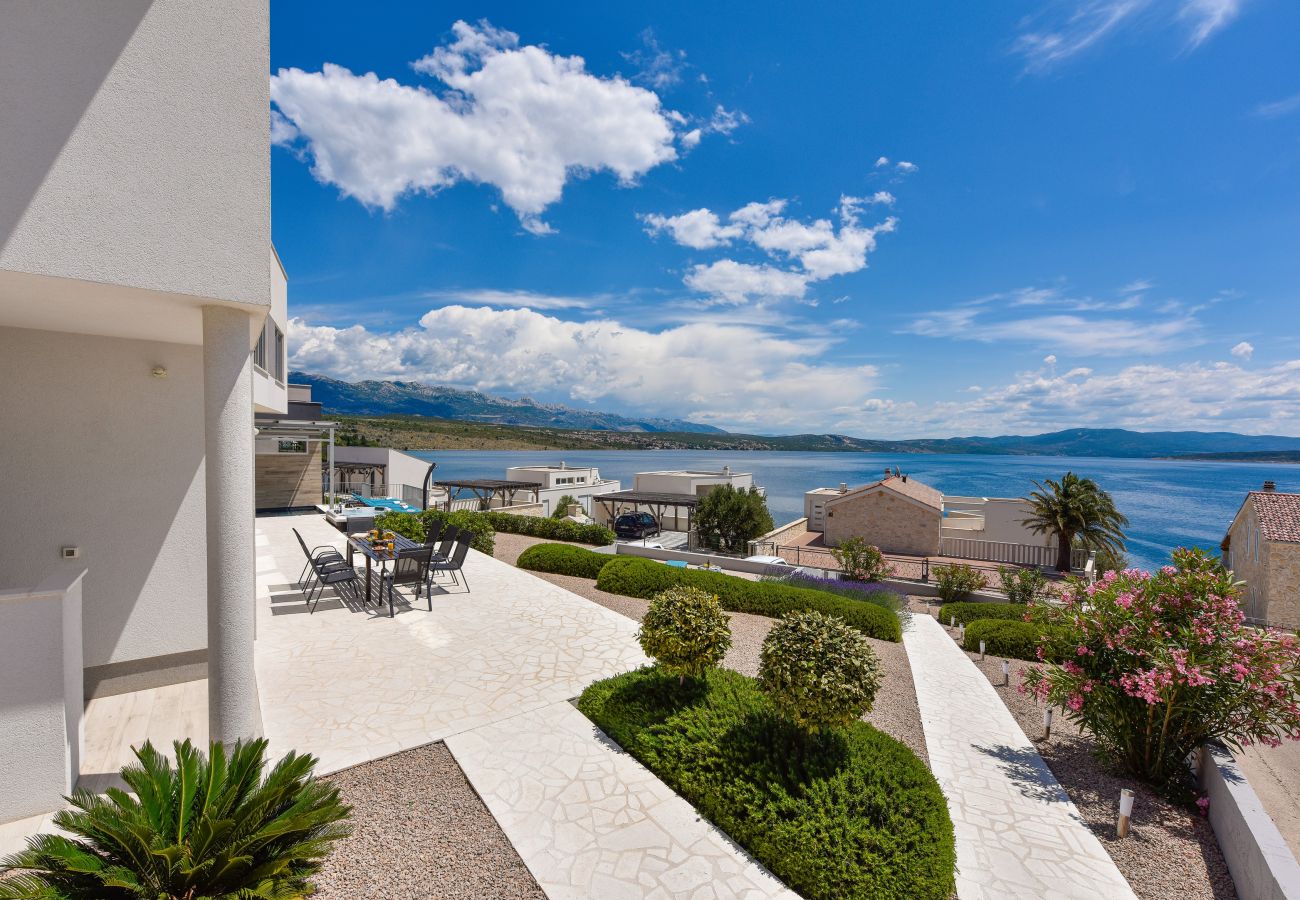 Villa in Posedarje - Villa Costabella mit beheiztem Pool