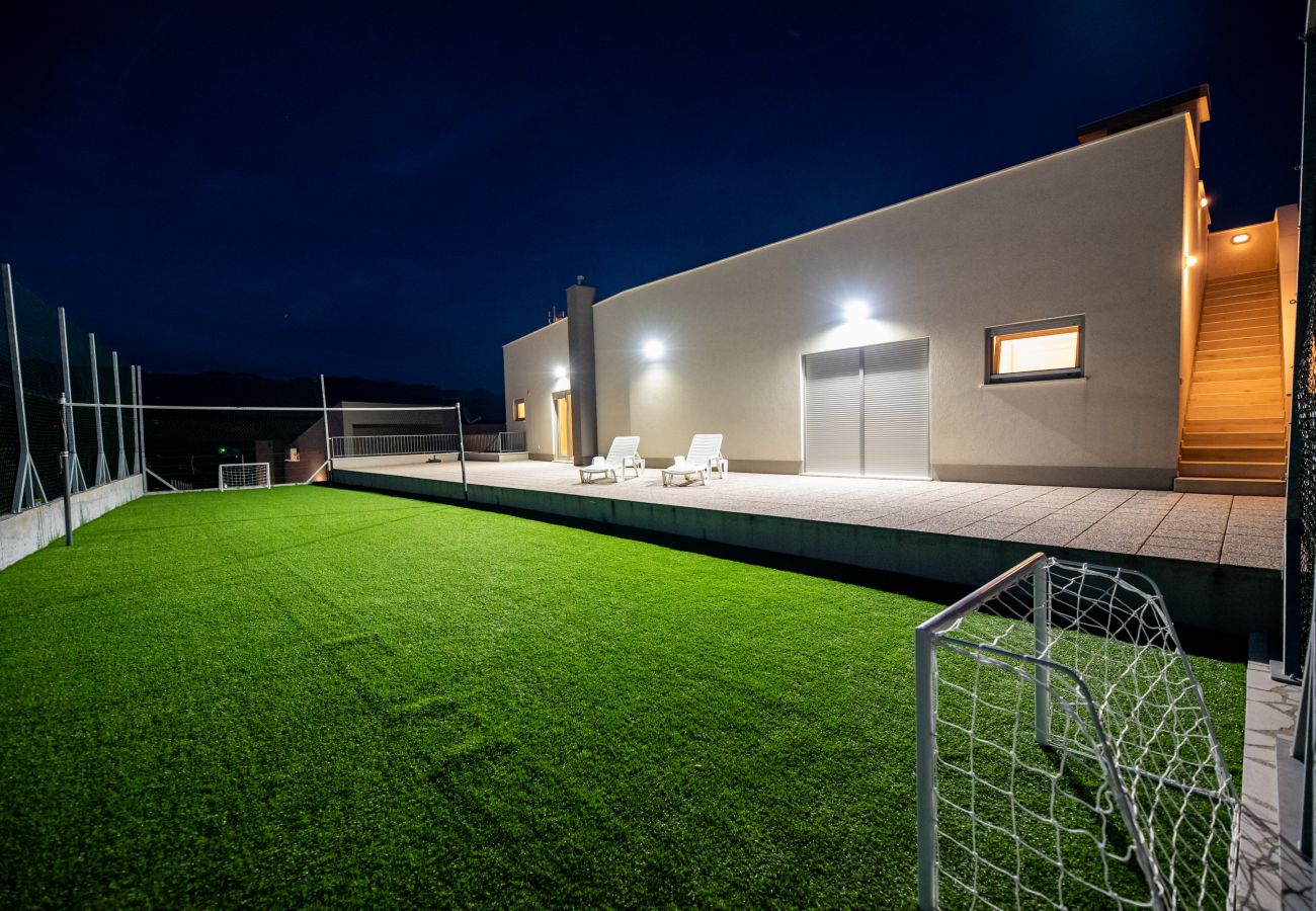 Villa in Posedarje - Villa Costabella mit beheiztem Pool