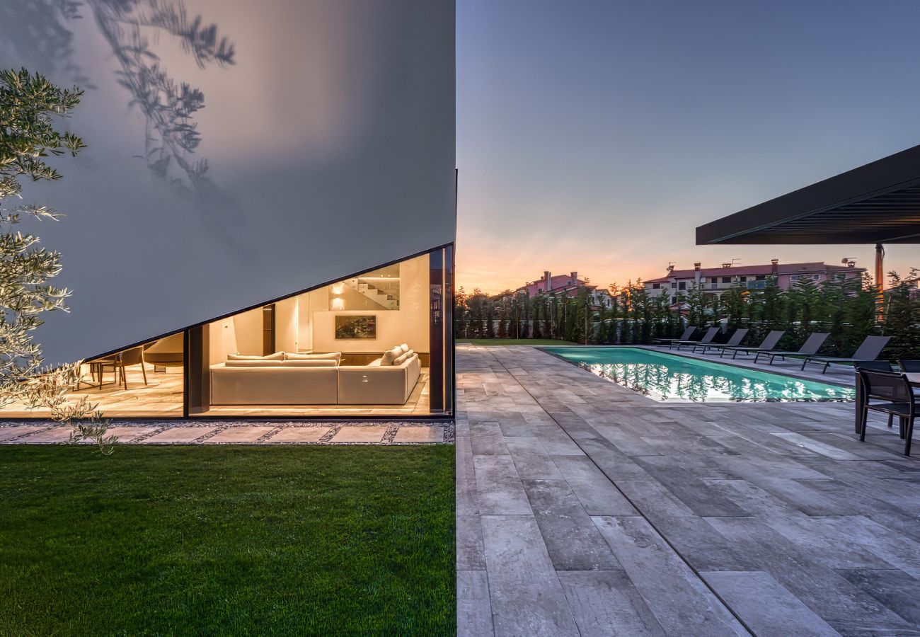 Villa in Fažana - Villa A mit beheiztem Pool