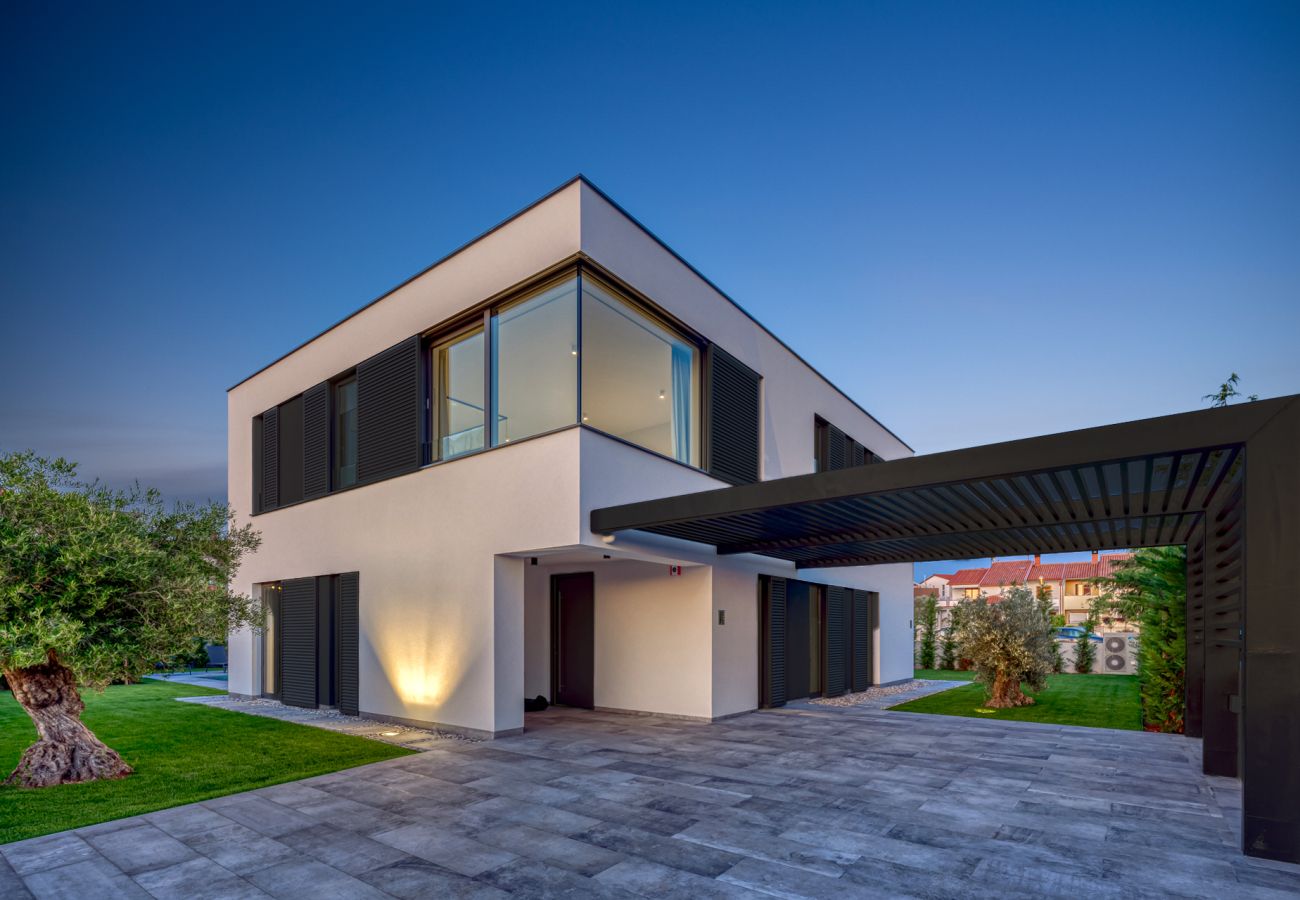 Villa in Fažana - Villa A mit beheiztem Pool