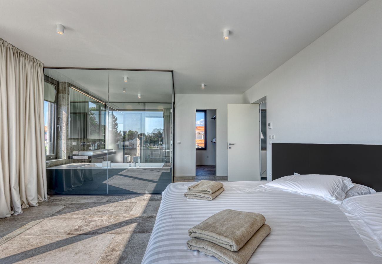 Villa in Fažana - Villa A mit beheiztem Pool