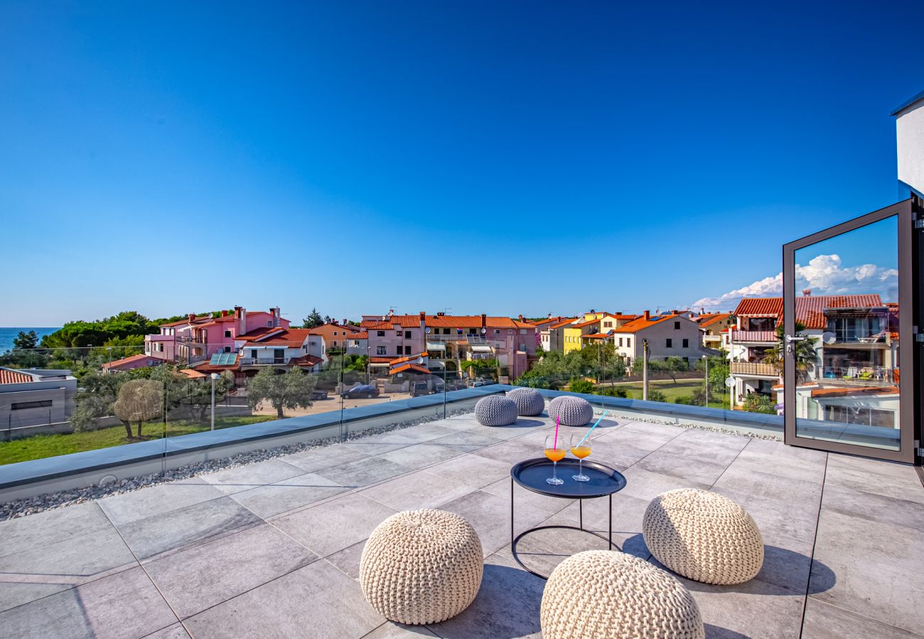 Villa in Fažana - Villa A mit beheiztem Pool