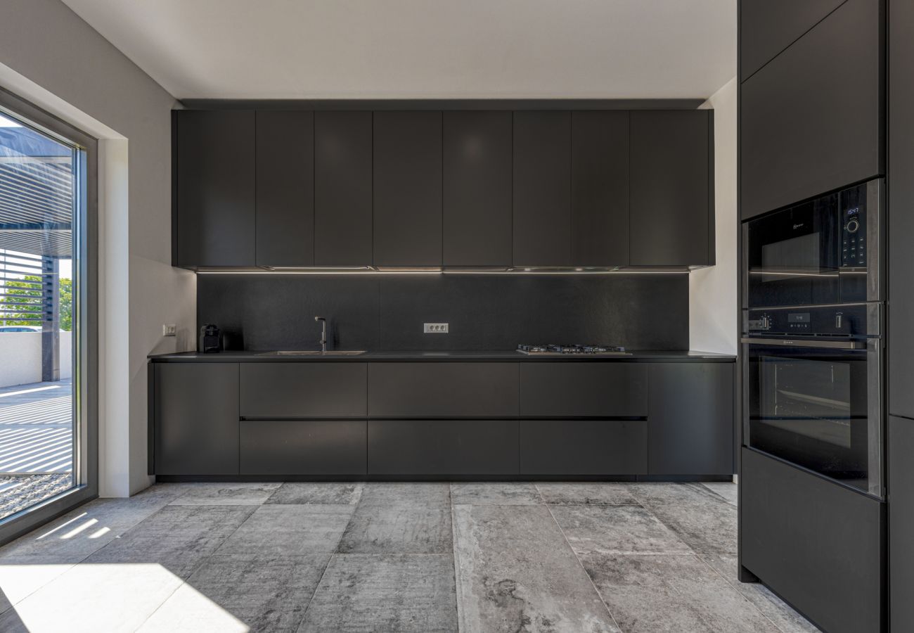 Villa in Fažana - Villa A mit beheiztem Pool