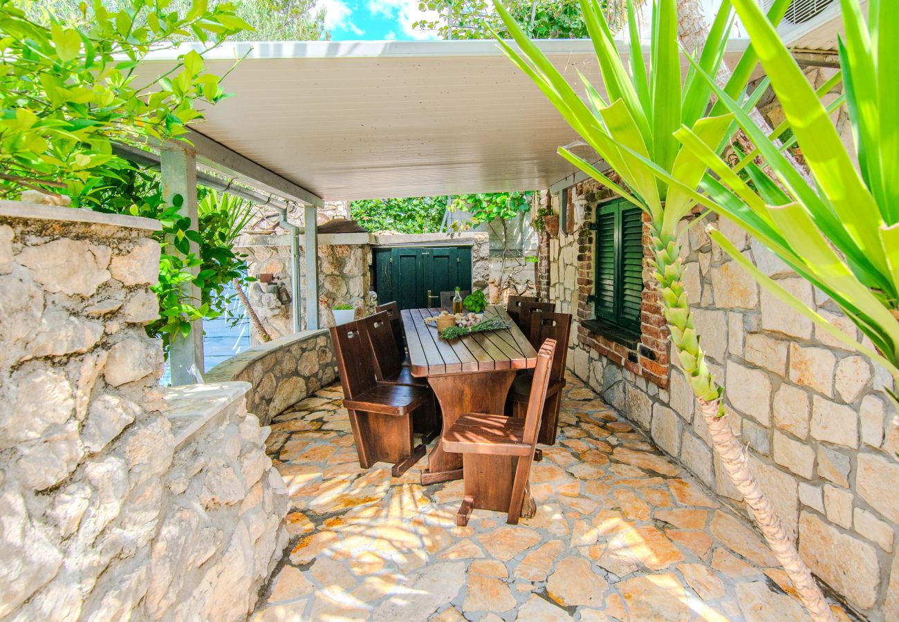 Ferienhaus in Maslenica - Ferienhaus Florendale mit Pool