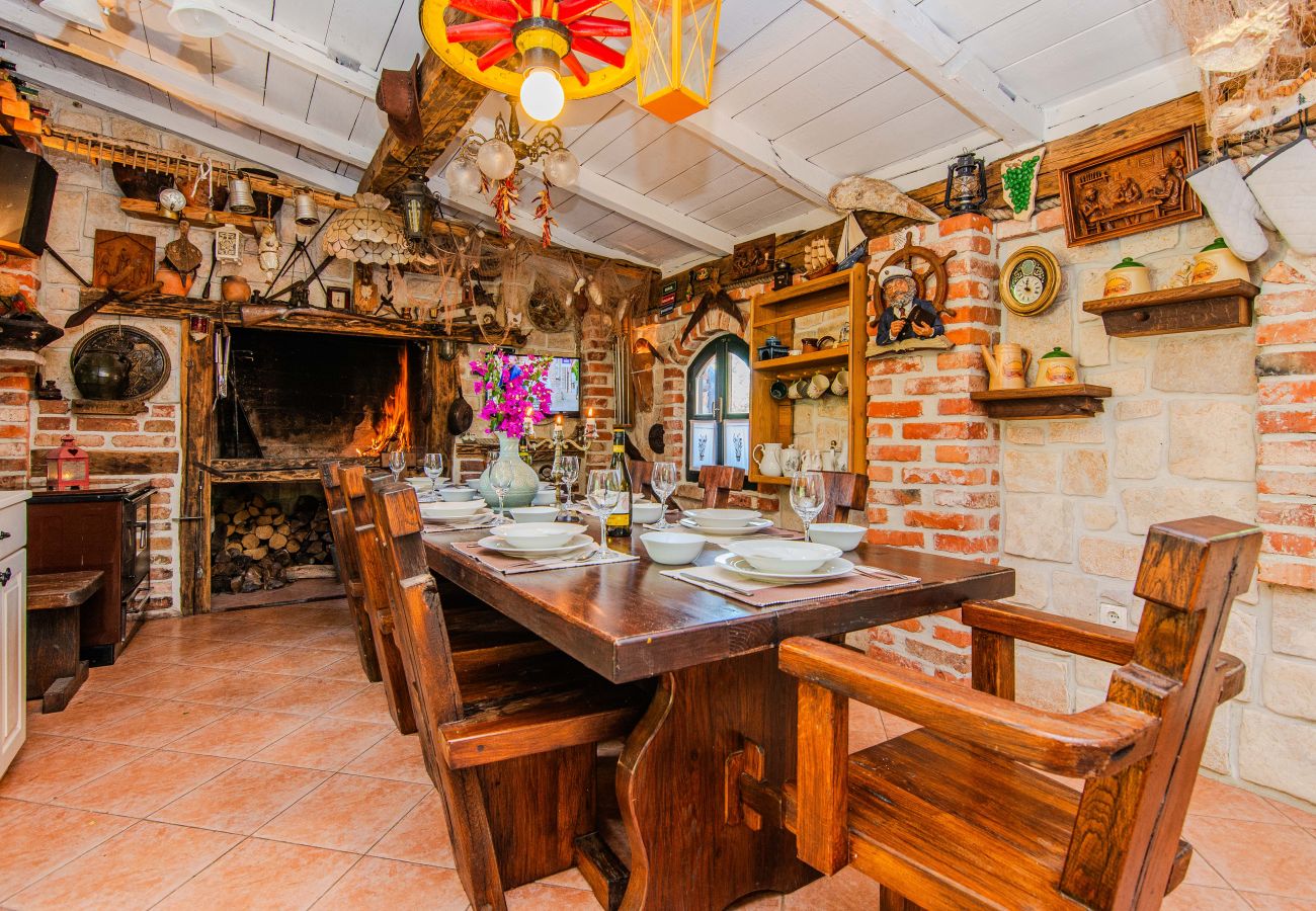 Ferienhaus in Maslenica - Ferienhaus Florendale mit Pool