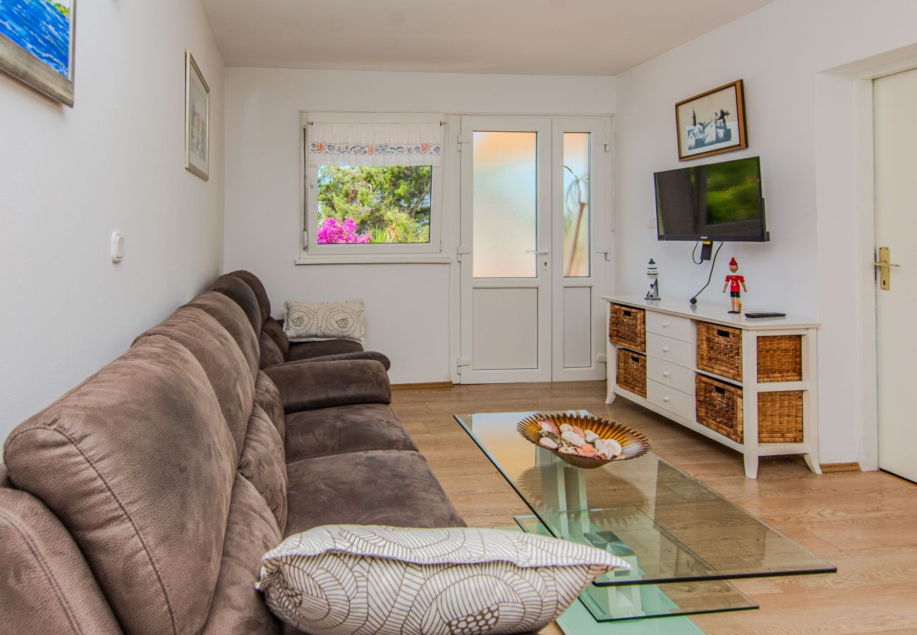 Ferienhaus in Maslenica - Ferienhaus Florendale mit Pool