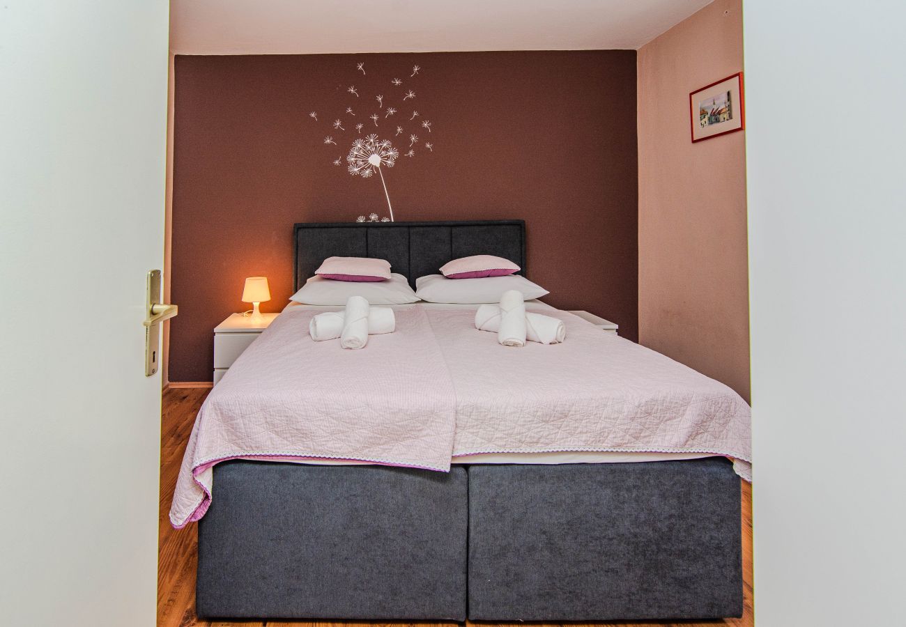 Ferienhaus in Maslenica - Ferienhaus Florendale mit Pool