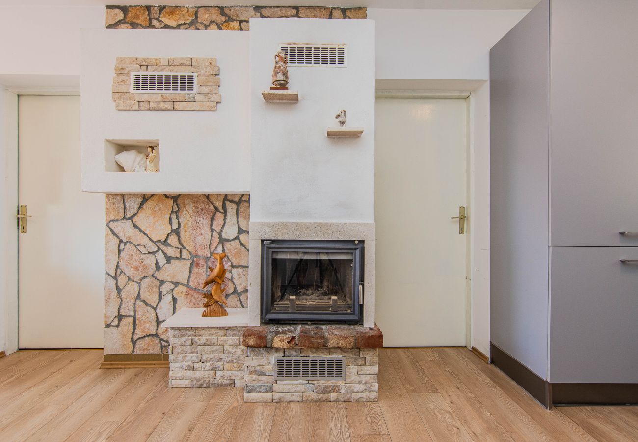 Ferienhaus in Maslenica - Ferienhaus Florendale mit Pool