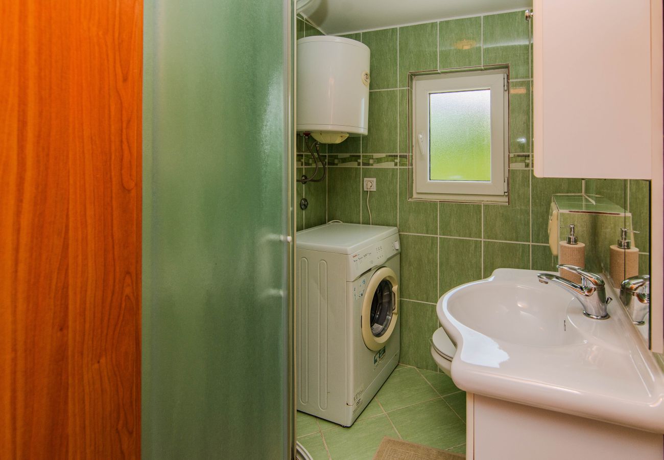 Ferienhaus in Maslenica - Ferienhaus Florendale mit Pool