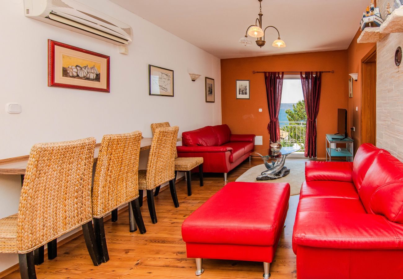 Ferienhaus in Maslenica - Ferienhaus Florendale mit Pool