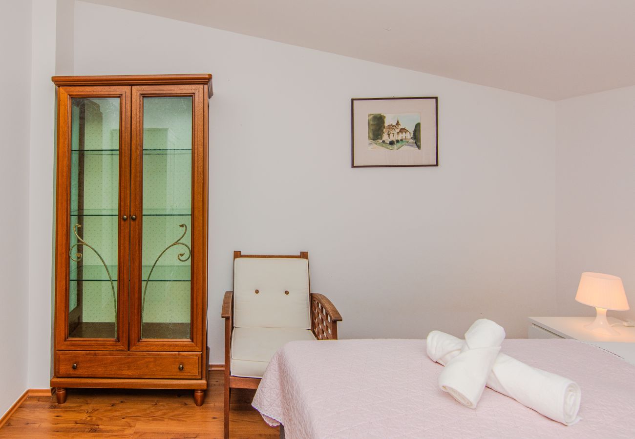 Ferienhaus in Maslenica - Ferienhaus Florendale mit Pool