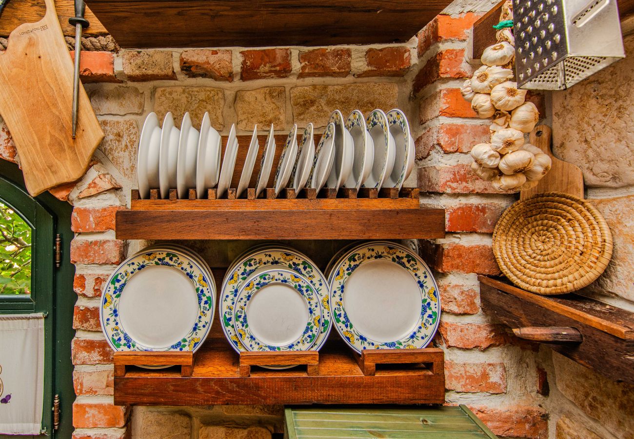 Ferienhaus in Maslenica - Ferienhaus Florendale mit Pool