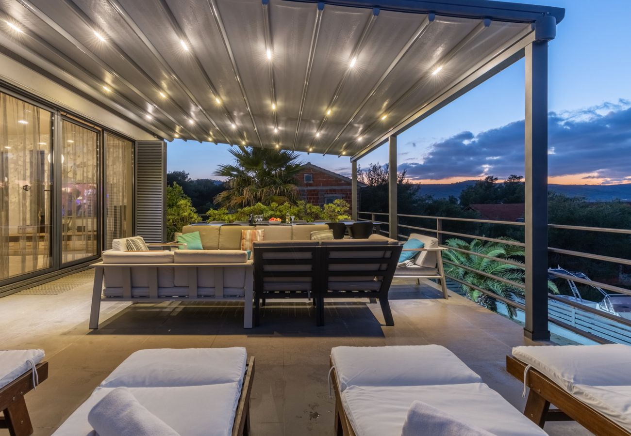 Villa in Barotul - Villa Bella mit beheiztem Pool