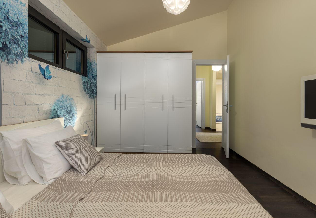 Villa in Barotul - Villa Bella mit beheiztem Pool