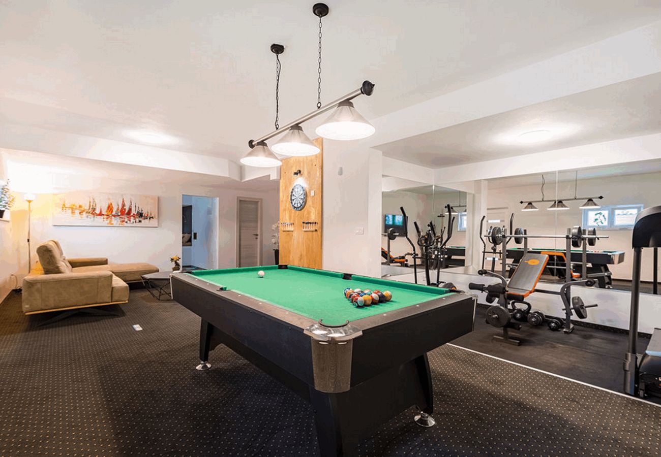 Villa in Maslenica - Villa Michelle mit Infinity-Pool