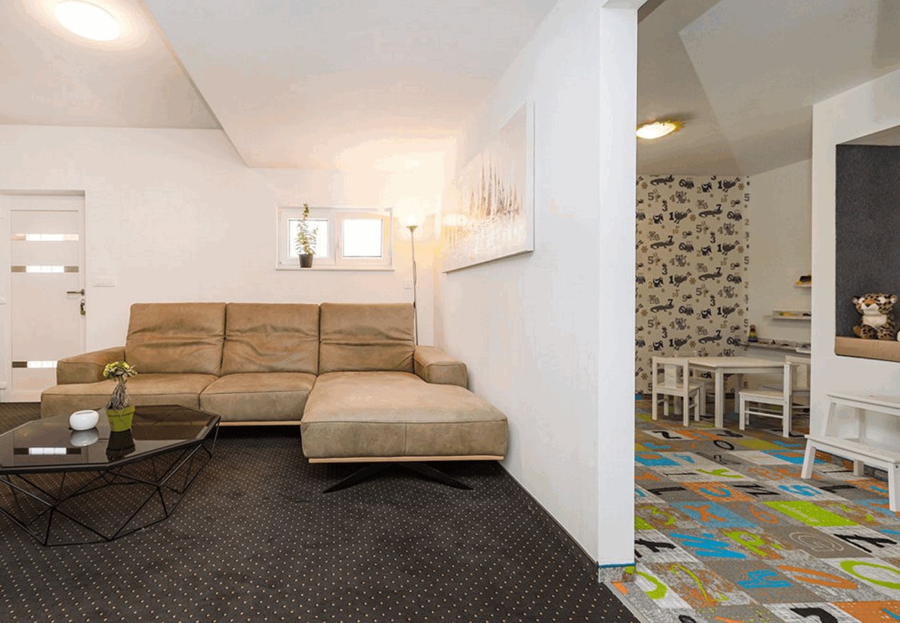 Villa in Maslenica - Villa Michelle mit Infinity-Pool