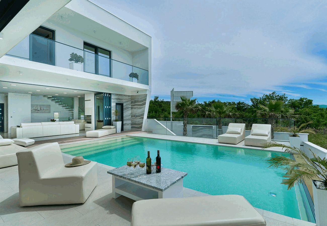Villa in Maslenica - Villa Michelle mit Infinity-Pool