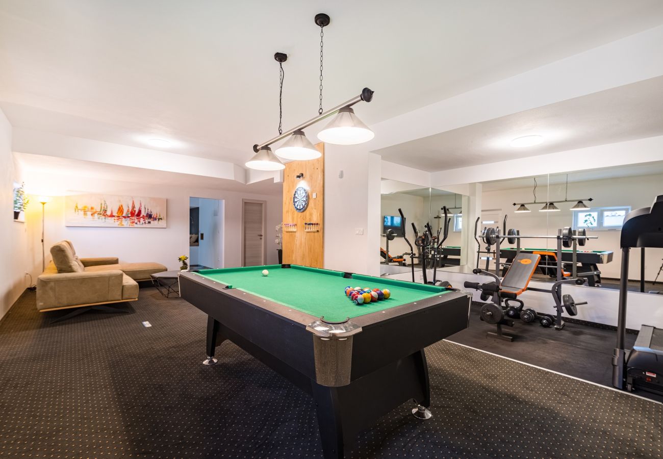 Villa in Maslenica - Villa Michelle mit Infinity-Pool